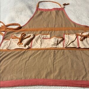 Two-Tone Apron with Pockets